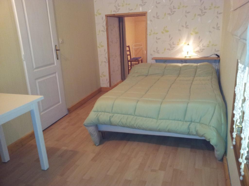 La Croix De Bois Bed and Breakfast Jayat Habitación foto