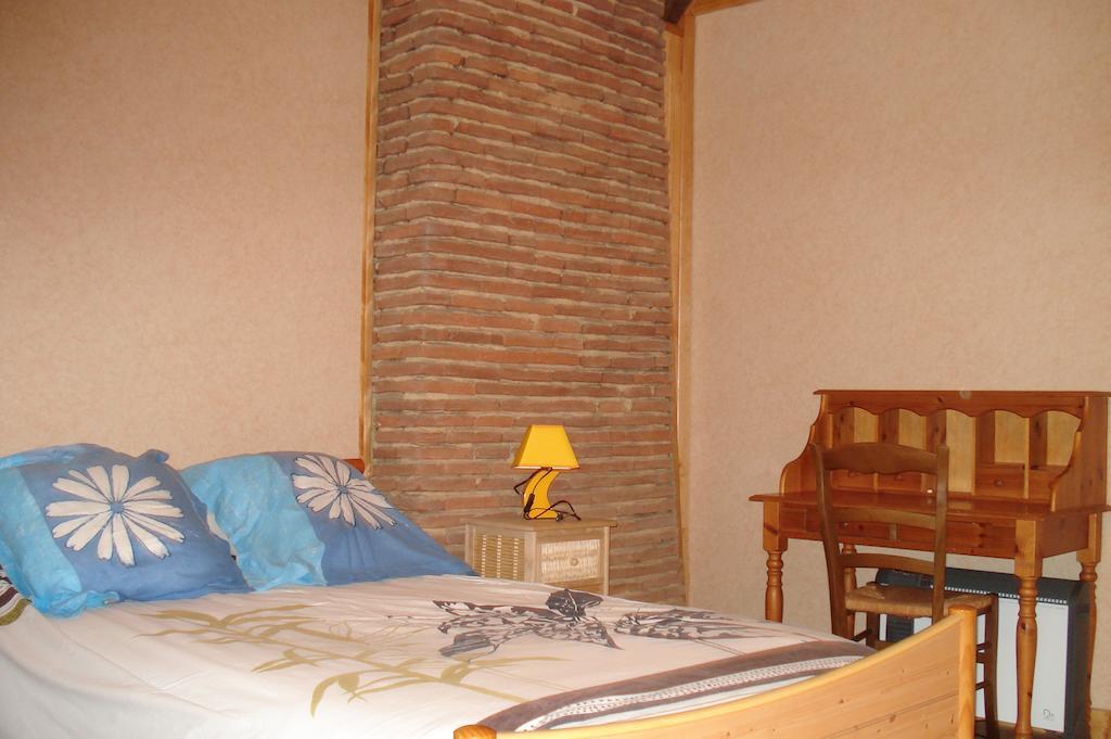 La Croix De Bois Bed and Breakfast Jayat Habitación foto
