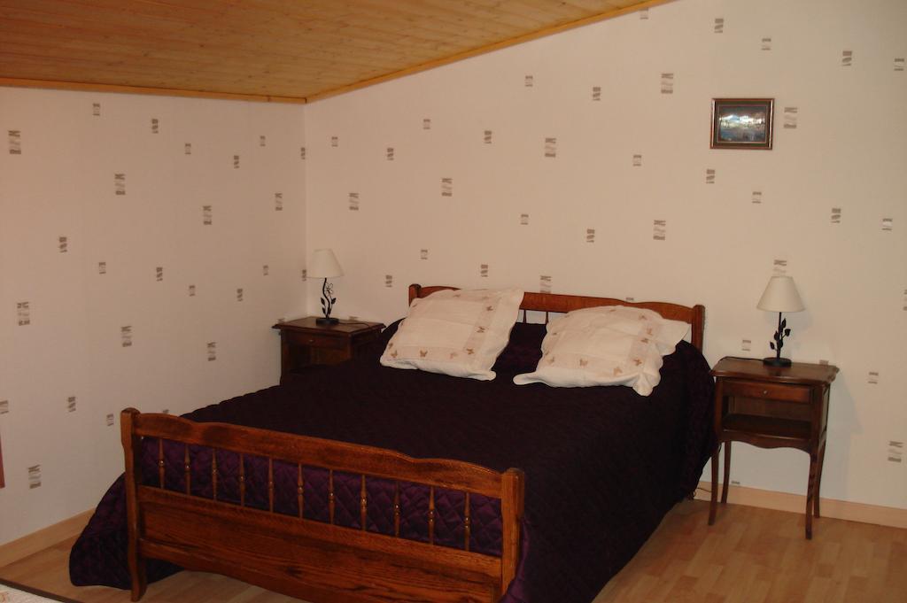 La Croix De Bois Bed and Breakfast Jayat Habitación foto
